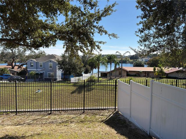 1758 DUNEDIN DRIVE, Tavares, FL 32778