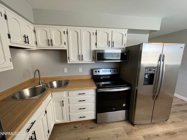 1140 S Curry Street, Carson City, NV 89703