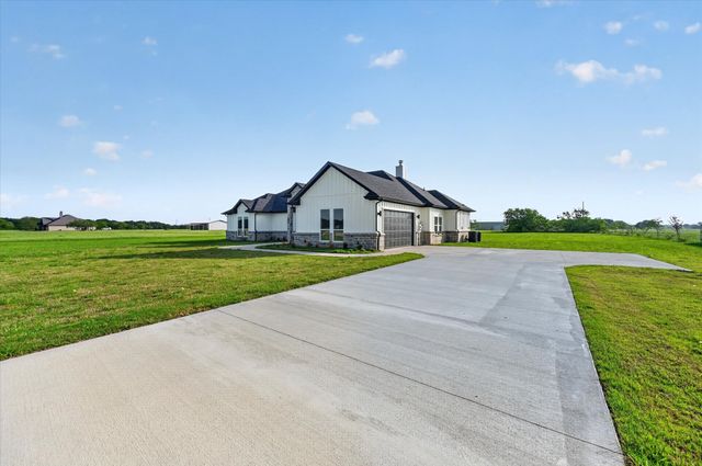 110 SE Private Rd 3178, Corsicana, TX 75109