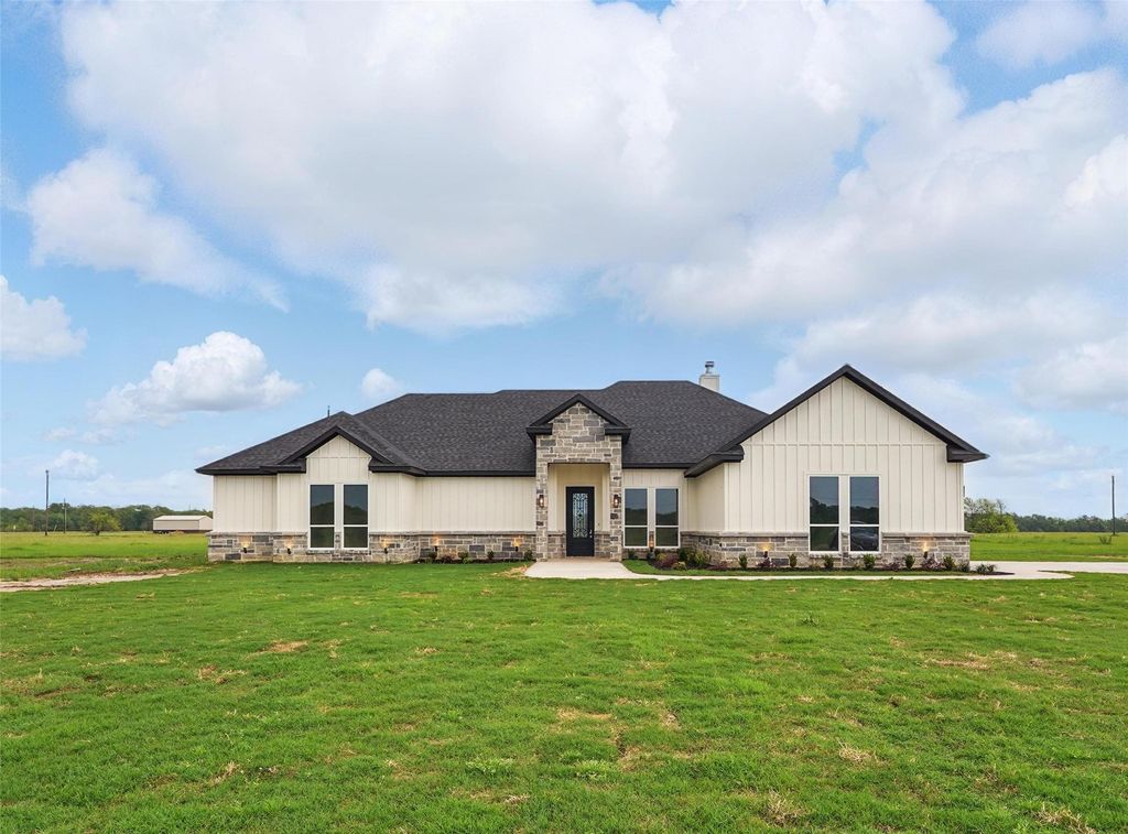 110 SE Private Rd 3178, Corsicana, TX 75109