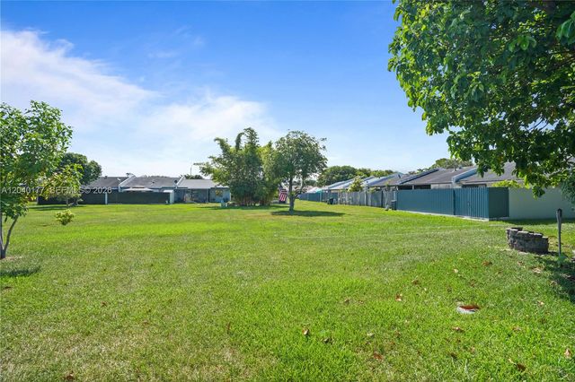 5113 SW 138th Ave Cir, Miami, FL 33175
