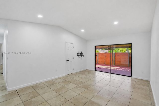 5113 SW 138th Ave Cir, Miami, FL 33175