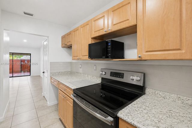 5113 SW 138th Ave Cir, Miami, FL 33175