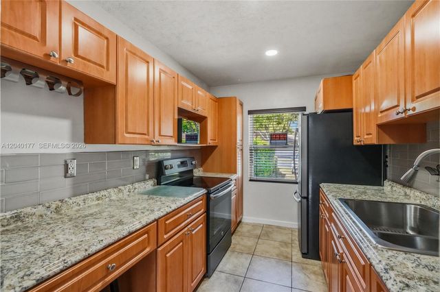 5113 SW 138th Ave Cir, Miami, FL 33175