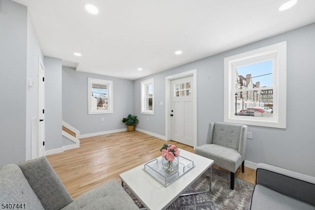 115 Frank St, Franklin Twp., NJ 08873