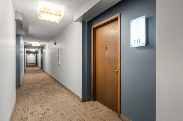 4120 Parklawn Avenue 231, Edina, MN 55435