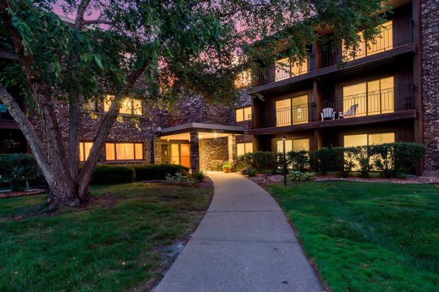 4120 Parklawn Avenue 231, Edina, MN 55435