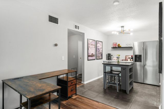 4120 Parklawn Avenue 231, Edina, MN 55435