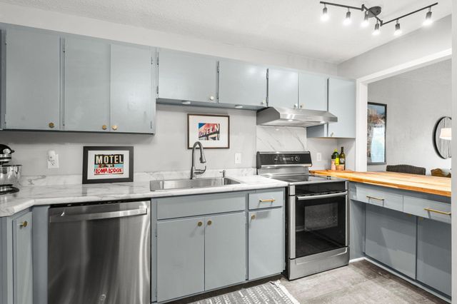 4120 Parklawn Avenue 231, Edina, MN 55435