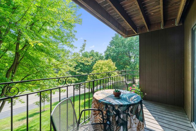 4120 Parklawn Avenue 231, Edina, MN 55435