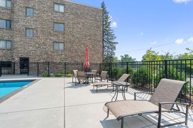 4120 Parklawn Avenue 231, Edina, MN 55435