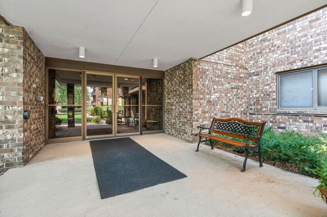 4120 Parklawn Avenue 231, Edina, MN 55435