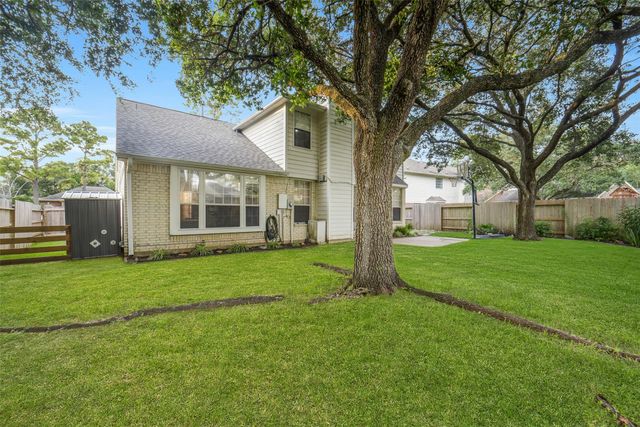 6702 Springcrest Drive, Sugar Land, TX 77479