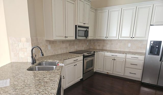 320-1 Hidden Creek Circle, Dothan, AL 36301