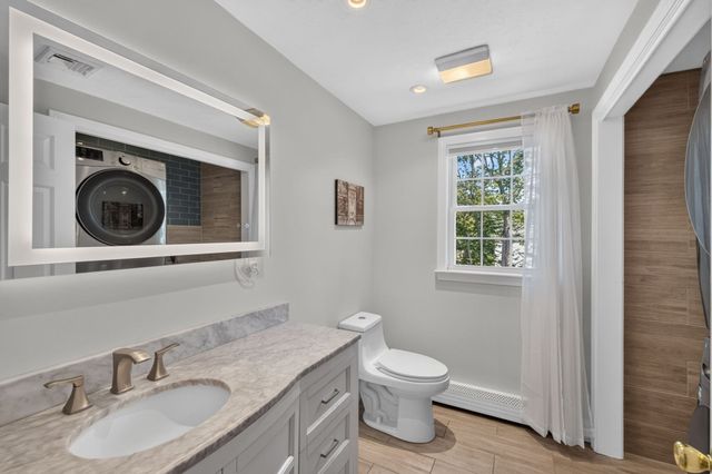 68 Metacomet Ave, Taunton, MA 02718
