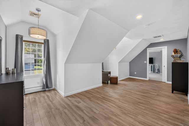 68 Metacomet Ave, Taunton, MA 02718