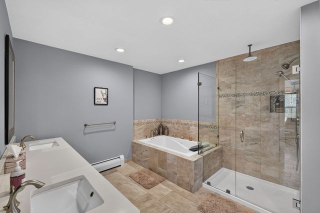 68 Metacomet Ave, Taunton, MA 02718