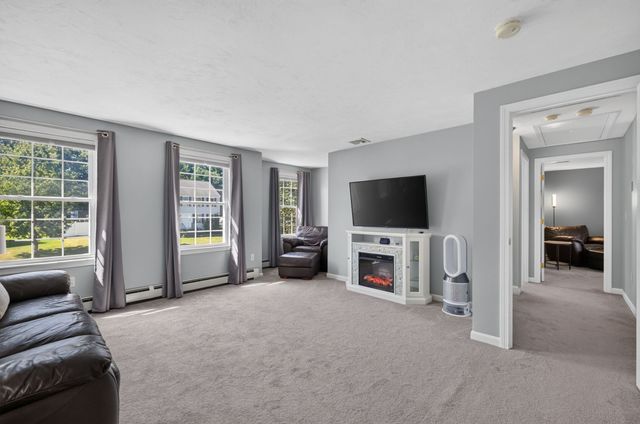 68 Metacomet Ave, Taunton, MA 02718