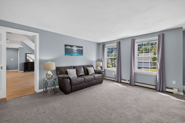 68 Metacomet Ave, Taunton, MA 02718
