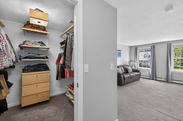 68 Metacomet Ave, Taunton, MA 02718
