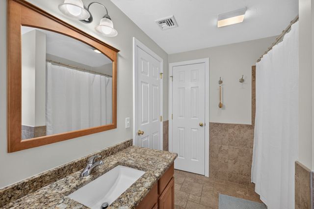 68 Metacomet Ave, Taunton, MA 02718