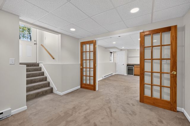 68 Metacomet Ave, Taunton, MA 02718