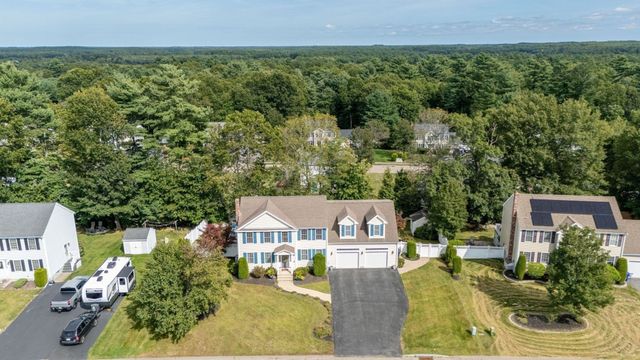 68 Metacomet Ave, Taunton, MA 02718