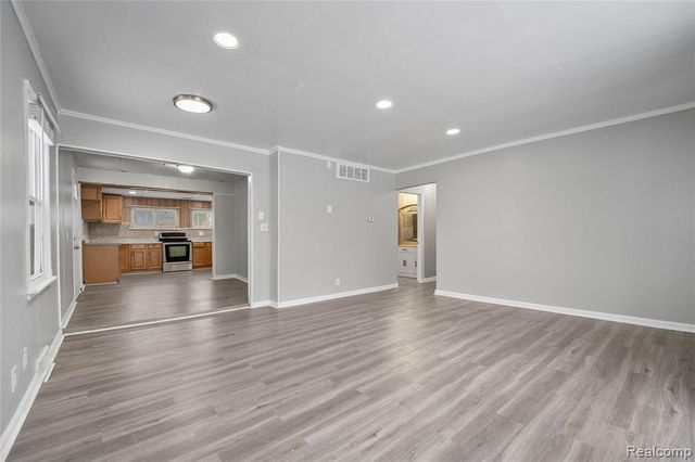 10760 Troy Street, Oak Park, MI 48237