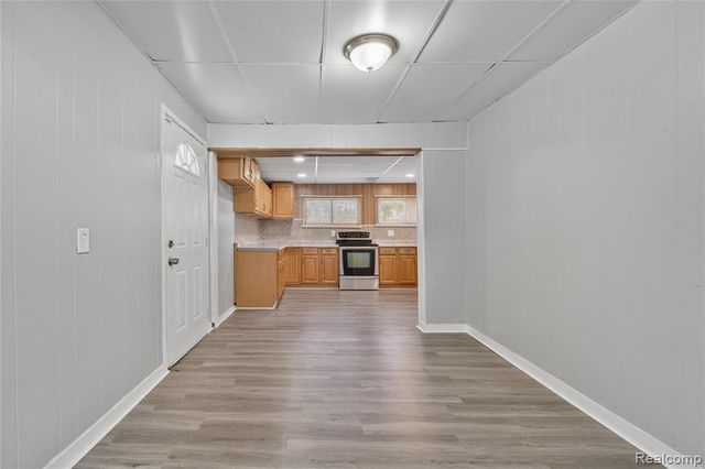 10760 Troy Street, Oak Park, MI 48237