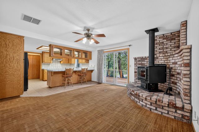 6460 Topaz Dr, Pollock Pines, CA 95726