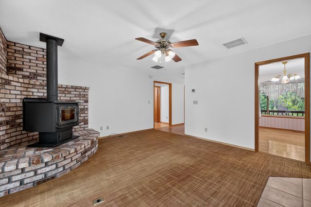 6460 Topaz Dr, Pollock Pines, CA 95726