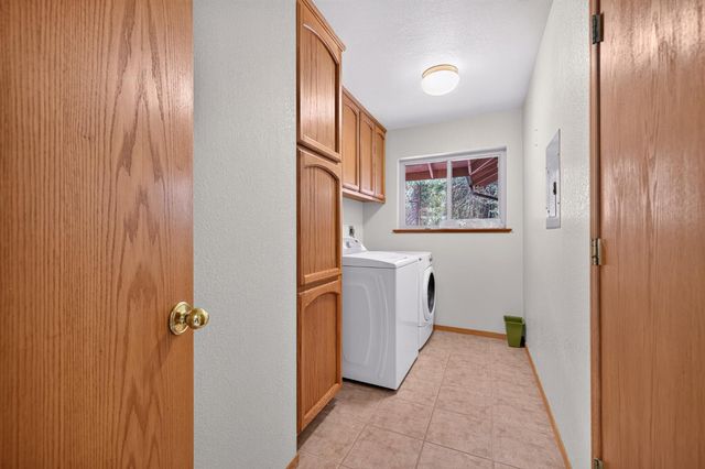 6460 Topaz Dr, Pollock Pines, CA 95726