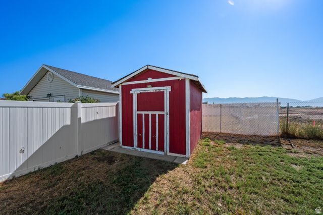 2821 W 2330 S, Syracuse, UT 84075