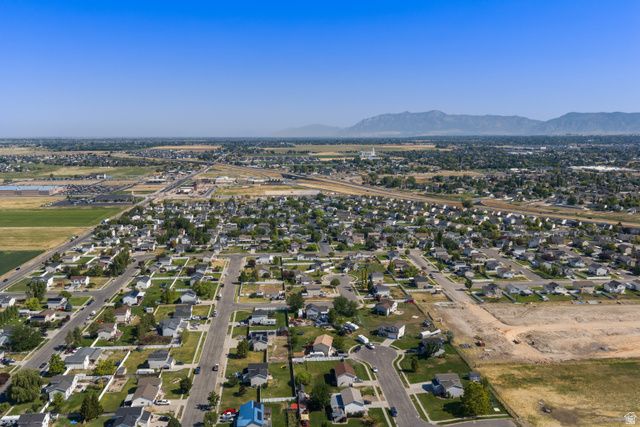 2821 W 2330 S, Syracuse, UT 84075