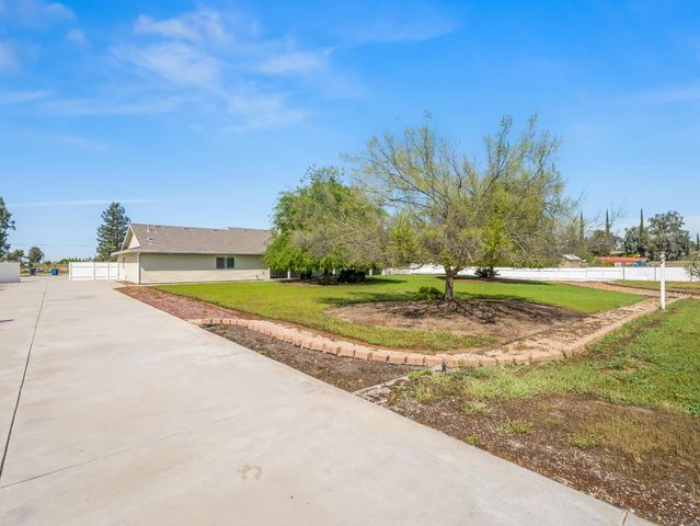 16389 Monreal Road, Madera, CA 93636