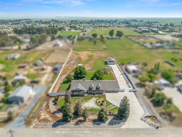 16389 Monreal Road, Madera, CA 93636
