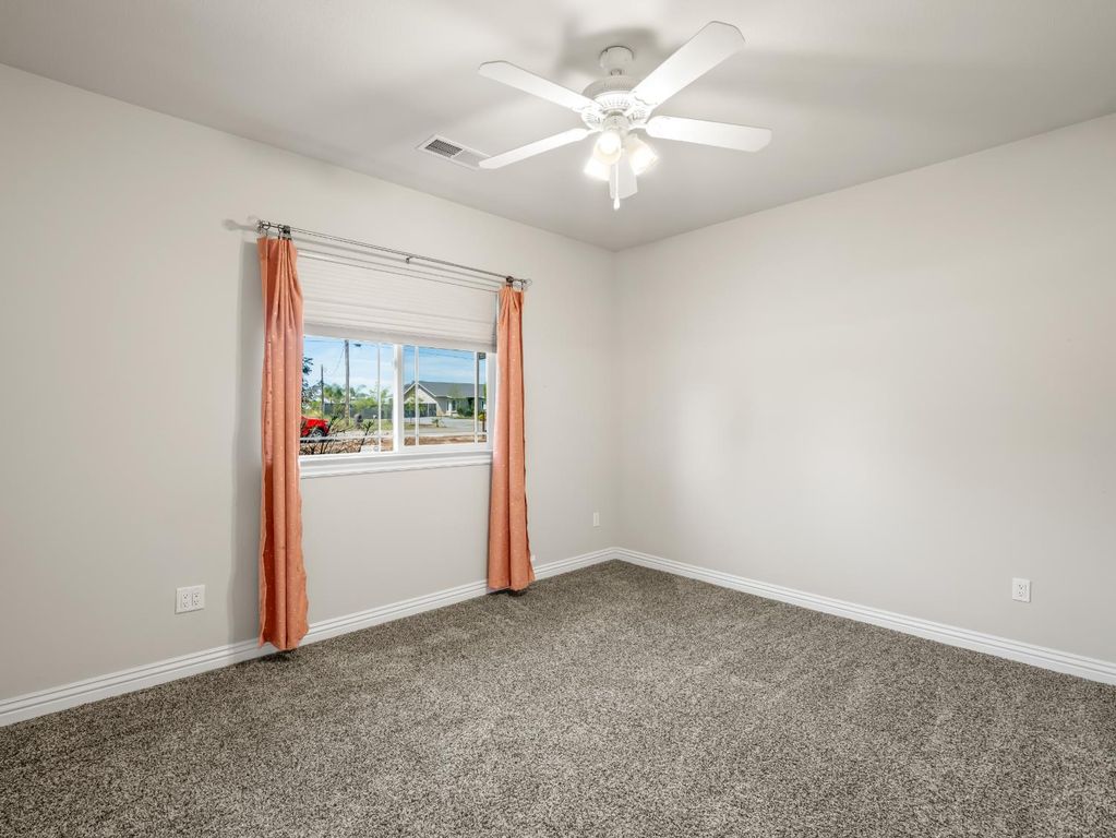 Image 28 of property listing at 16389 Monreal Road, Madera, CA 93636