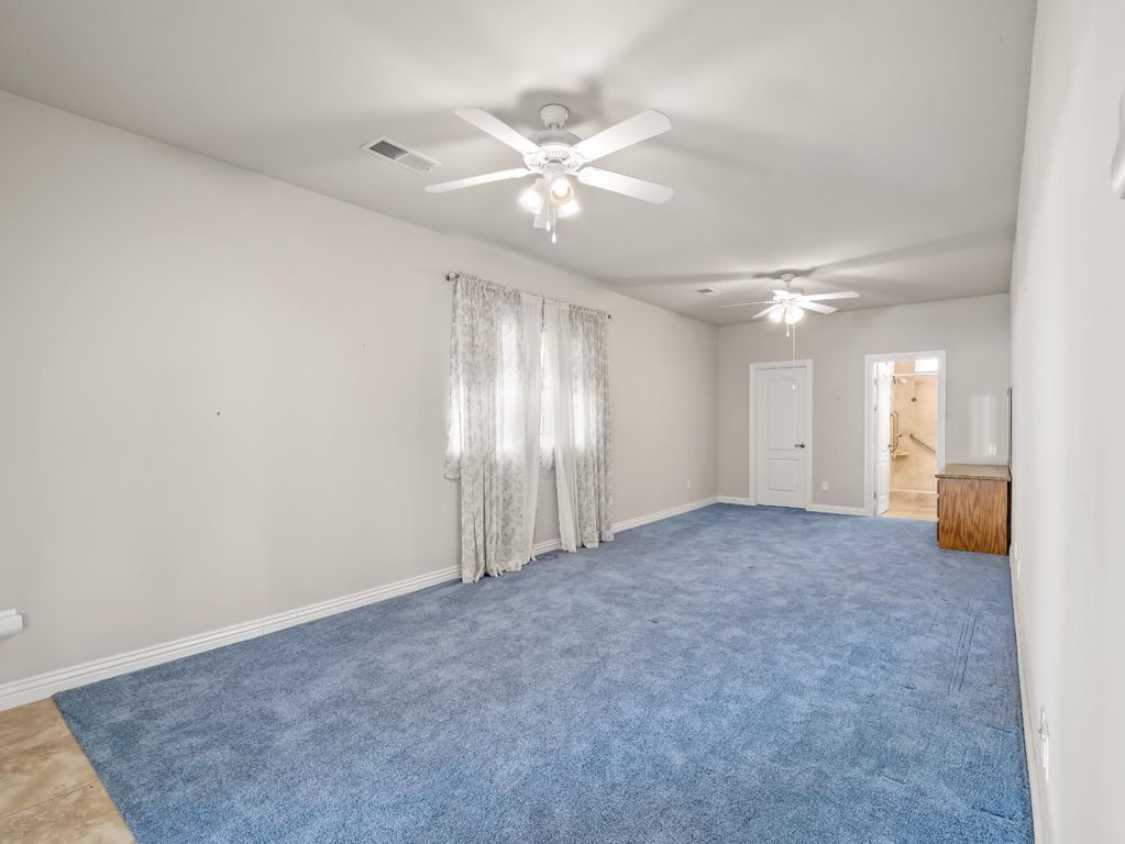 Image 34 of property listing at 16389 Monreal Road, Madera, CA 93636