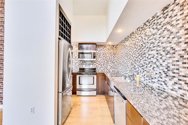 2200 Dickson DR 217, Austin, TX 78704