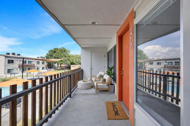 2200 Dickson DR 217, Austin, TX 78704