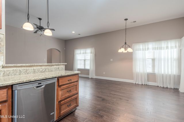 5891 Foxdale Loop, Southaven, MS 38672