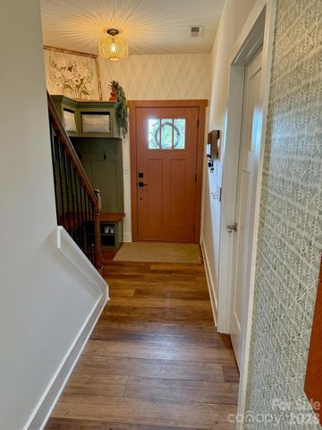 526 Cardwell Lane, Fletcher, NC 28732