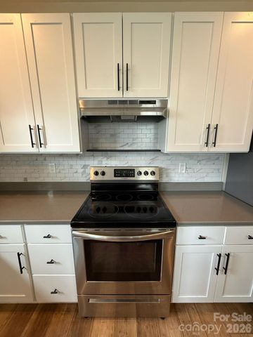 526 Cardwell Lane, Fletcher, NC 28732