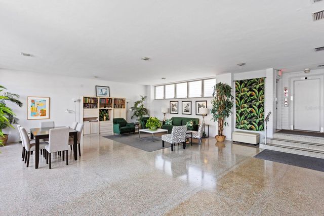 750 BURLINGTON AVENUE N 3C, St Petersburg, FL 33701