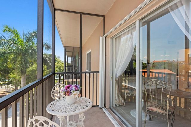 750 BURLINGTON AVENUE N 3C, St Petersburg, FL 33701