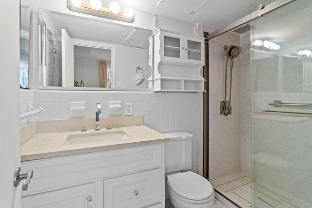 750 BURLINGTON AVENUE N 3C, St Petersburg, FL 33701