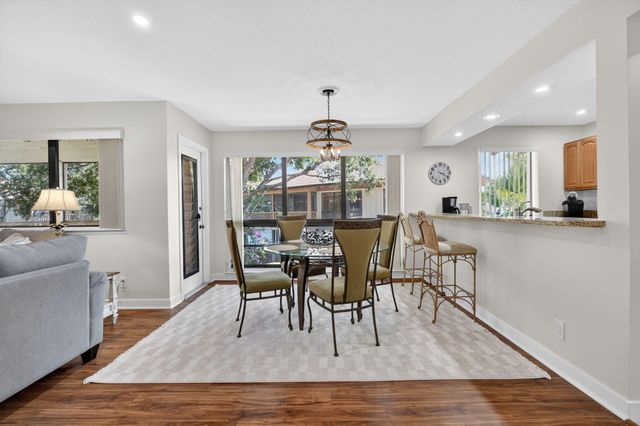 368 Brackenwood Circle, Palm Beach Gardens, FL 33418