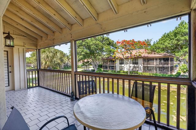 368 Brackenwood Circle, Palm Beach Gardens, FL 33418