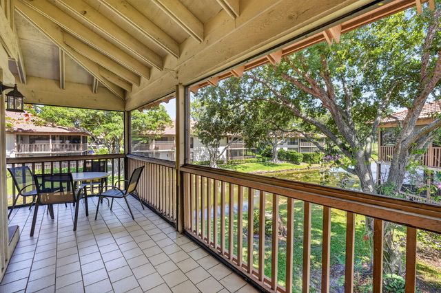 368 Brackenwood Circle, Palm Beach Gardens, FL 33418
