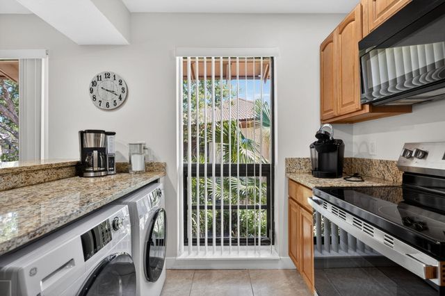 368 Brackenwood Circle, Palm Beach Gardens, FL 33418